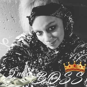 Meet your Posher, Traci